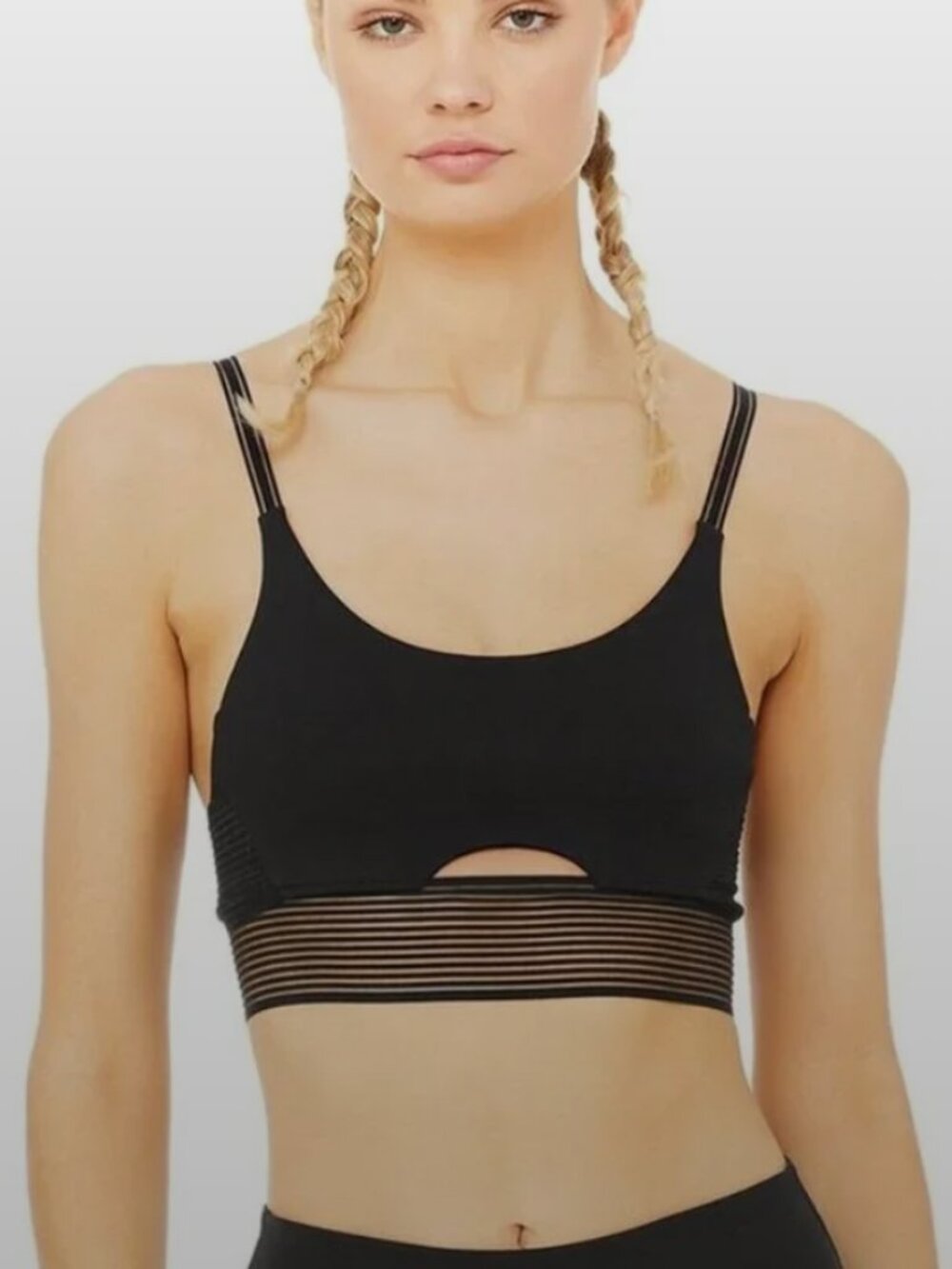 **Alo Yoga Tez Away Black Cutout Sports Bra Size Medium**
